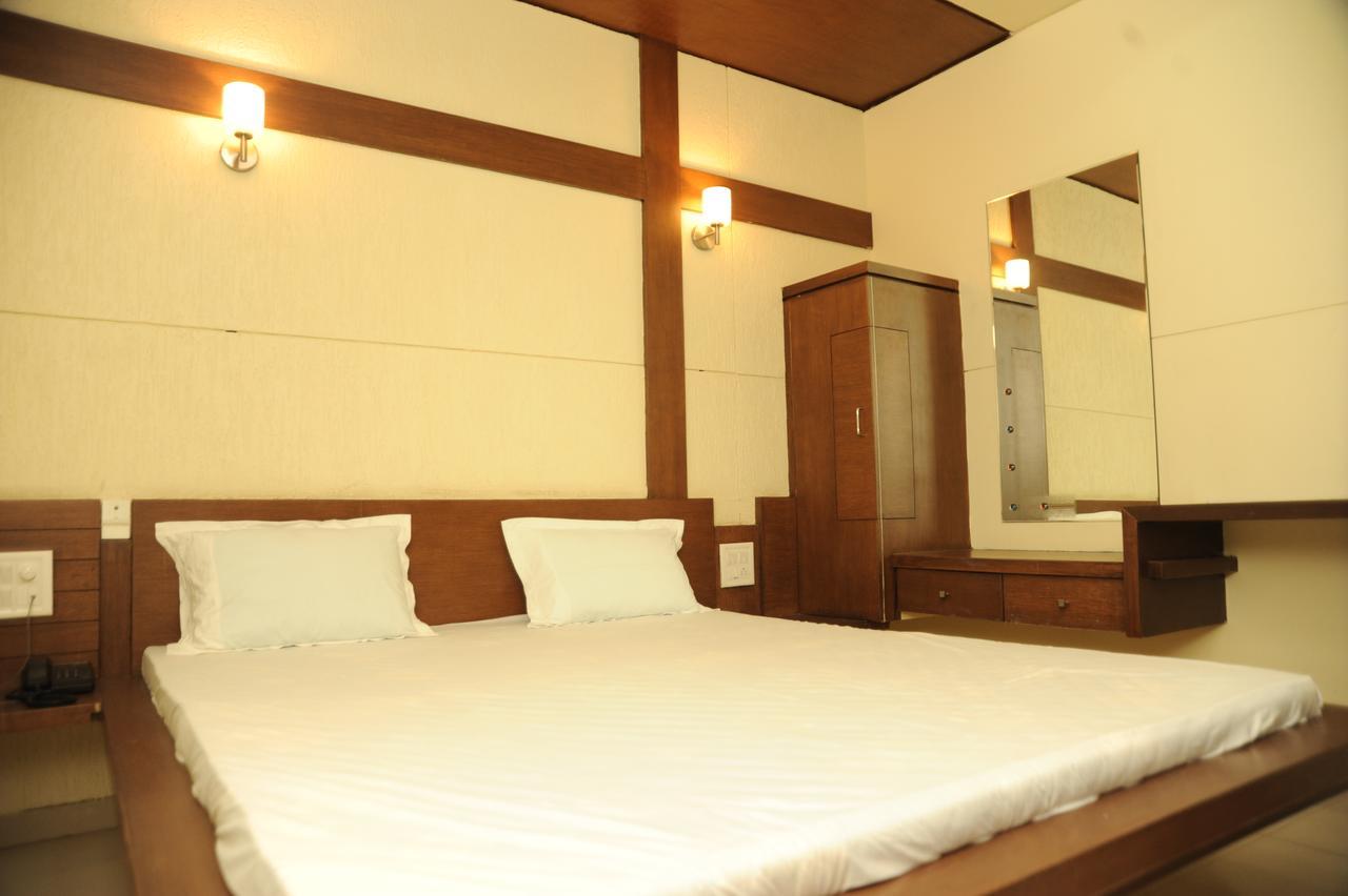 Tulsi Motel Nadiād Rum bild